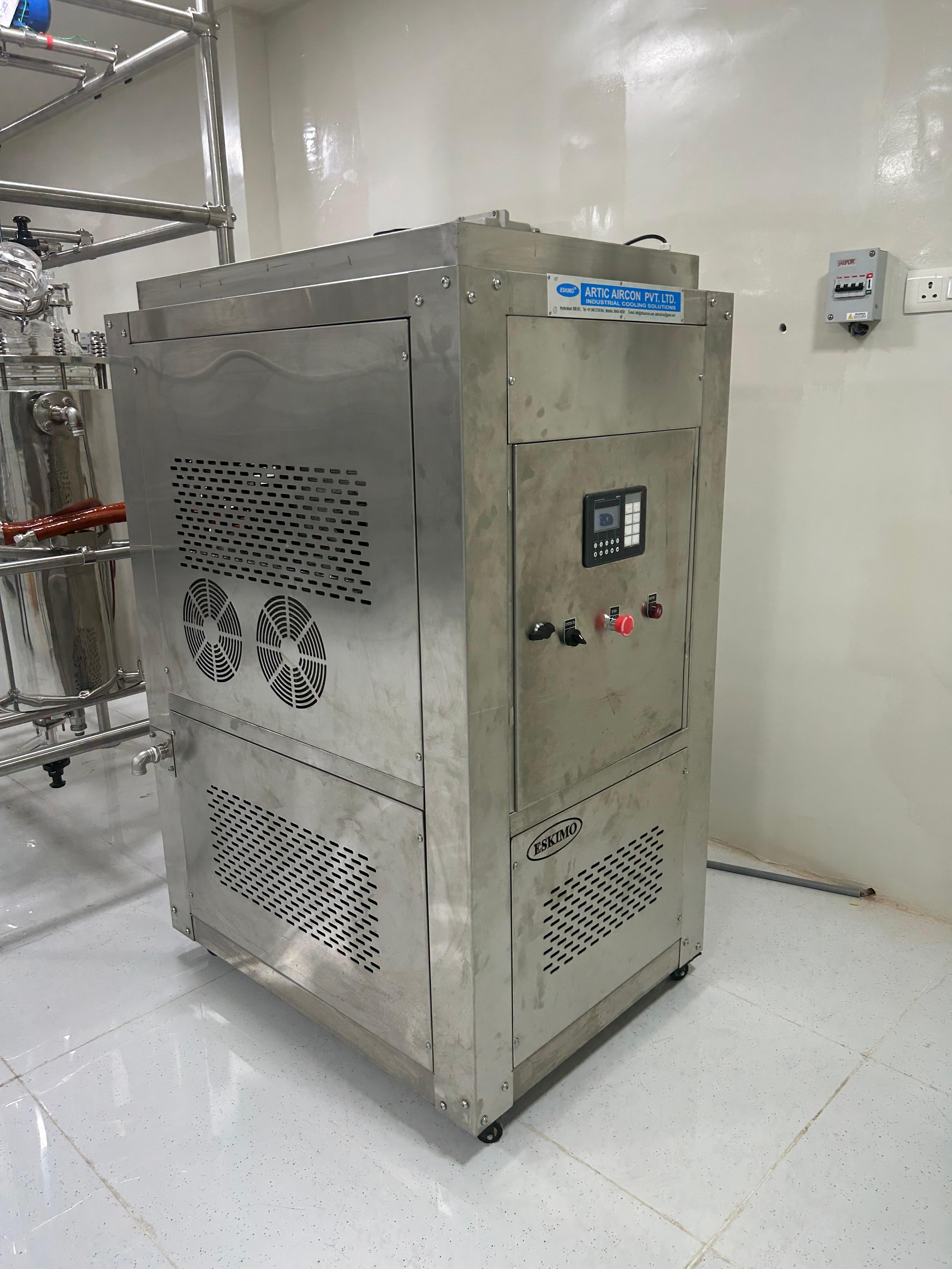 Single Fluid Heating and Cooling System